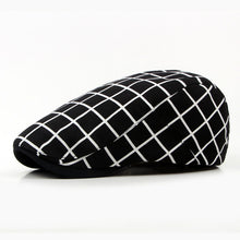 Load image into Gallery viewer, artist plaid berets